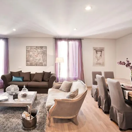 Style Center Deluxe 3 Bedroom Apart 6+ * Parigi